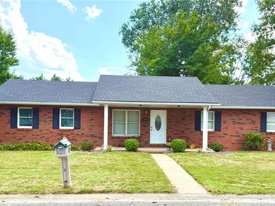 460 Fairfax Dr