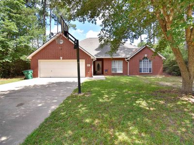 320 Pepper Tree Ln