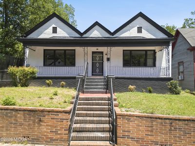 925 Elm St