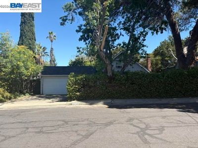 4131 Chaucer Dr