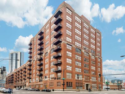 360 W Illinois St APT 10F