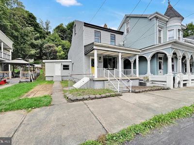 3085 Main St