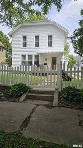 221 S 1st Ave