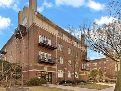 1319 Chicago Ave APT 404