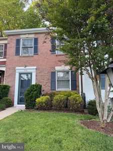 734 Azalea Dr #11