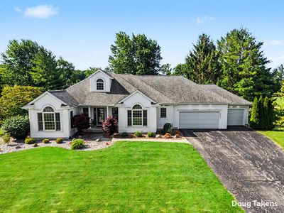 5842 Julie St