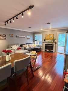 6 Leahy Ct