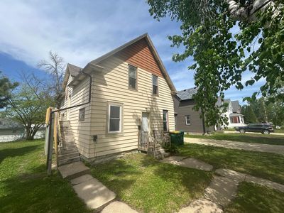 1009 E Center St