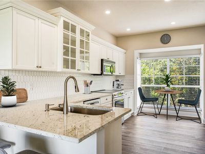 1745 42nd Sq APT 102