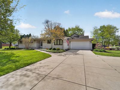 807 E Wahner PLACE