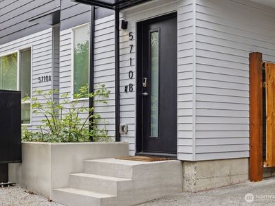 5710 Roosevelt Way NE #B