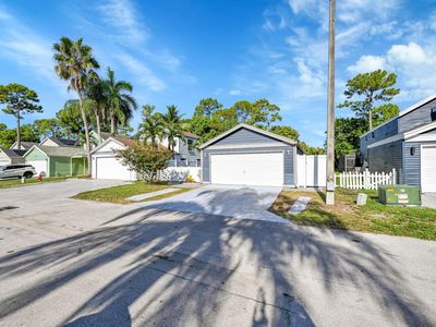 1325 Strawberry Lane