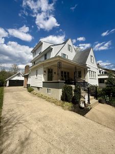 98 Morris Ave
