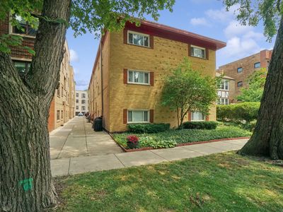 547 Sheridan Rd APT 3W