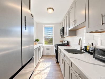 300 N Broadway #4M