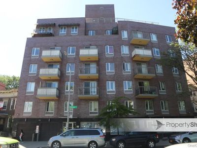 32-26 Union Street #2E