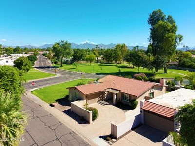 7049 N Via De Paesia