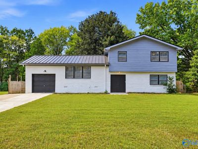 3105 Dyas Dr NW