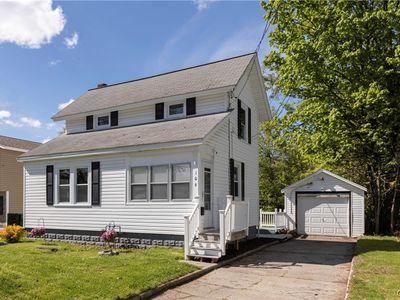 Property at 106 Lynhurst Ave, North Syracuse, NY