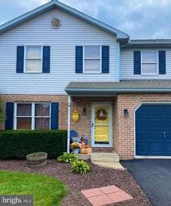 352 Saddlebrook Dr