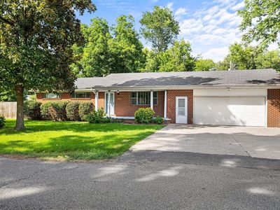 516 E Elm St