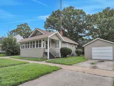 850 E Bourbonnais St