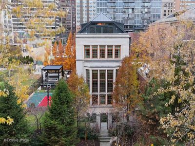 3024 N Lake Shore Dr