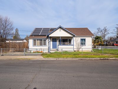 Property at 920 W 2nd St, Medford, OR