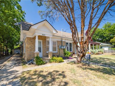 921 Sunset Ave