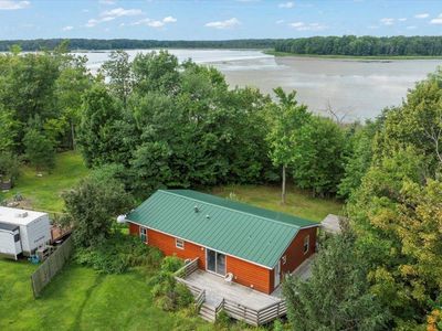 2959 Pomroy Beach Dr