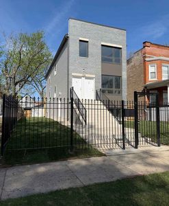 726 N Lotus Ave