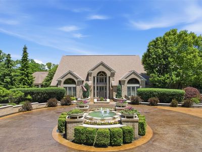 2500 Country Club Dr