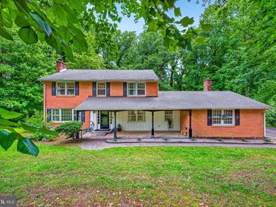 715 Ambleside Dr