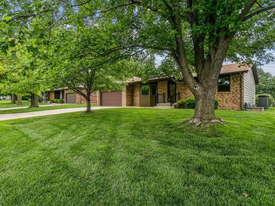 8621 E Chalet Ct