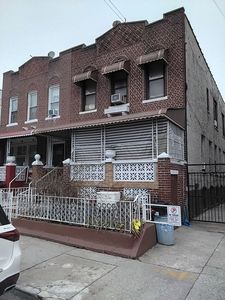 699 Bradford St Floor 1