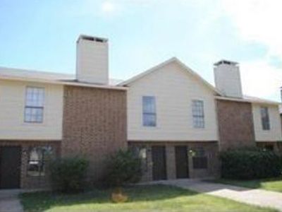 2709 Wimbledon Ct