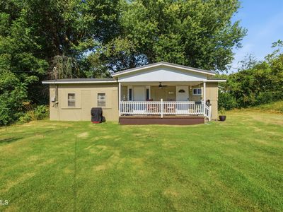 702 University Pkwy