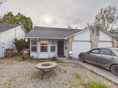 804 E Main St APT 4