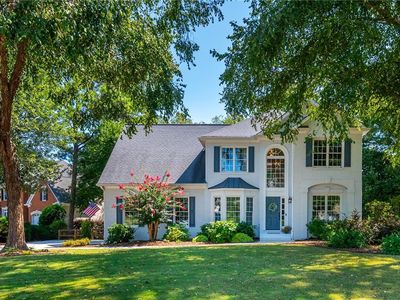 100 Cobblestone Way