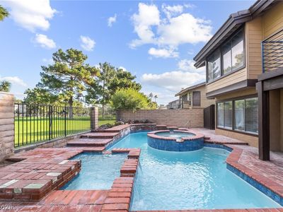 968 Pinehurst Dr
