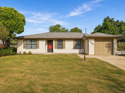 1404 Esther Blvd