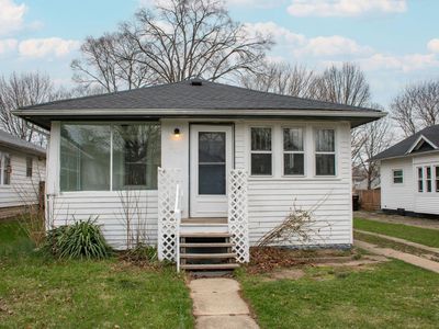 809 E Fairview Ave