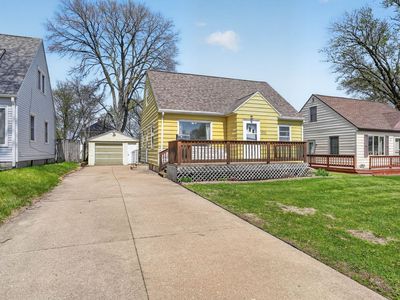 1733 Byron Ave