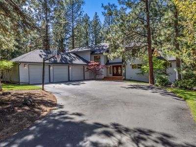 2999 Three Sisters Dr