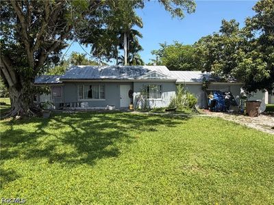 Property at 324 New York Dr, Fort Myers, FL