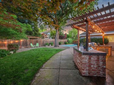 2030 Smith Ln