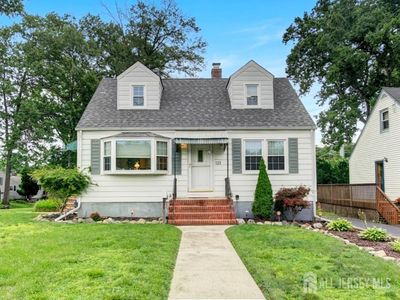 123 Lake View Blvd