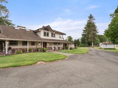 5061 Lower River Rd