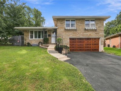 10407 E 30th Ter