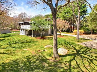 203 N Niantic Dr